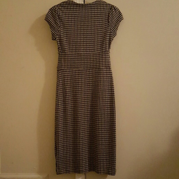 Must have Banana Republic dress - Picture 2 of 4
